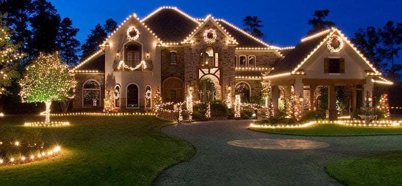 Guide to Installing Christmas Lights with Layering - Decorator's Warehouse
