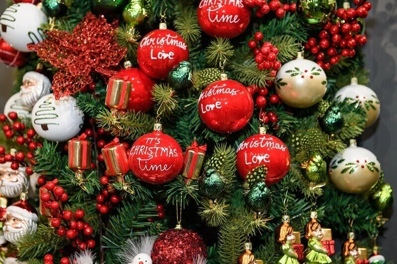 Holiday Decorating Trends - Natural, Sustainable and Unusual Ornaments |  Archi-living.com - Web Magazine by Architects and Designers