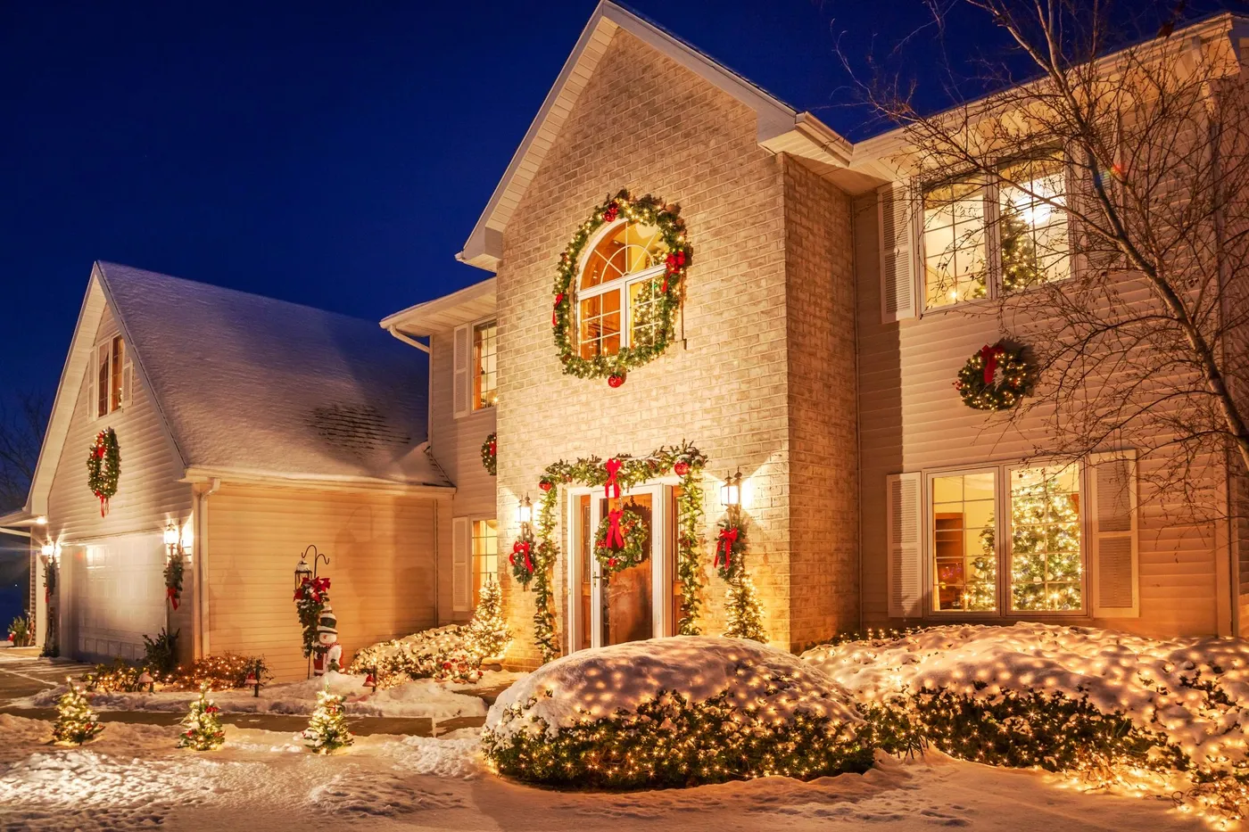 Holiday Light Installation Near Me | Williamstown, NJ Holiday Lighting