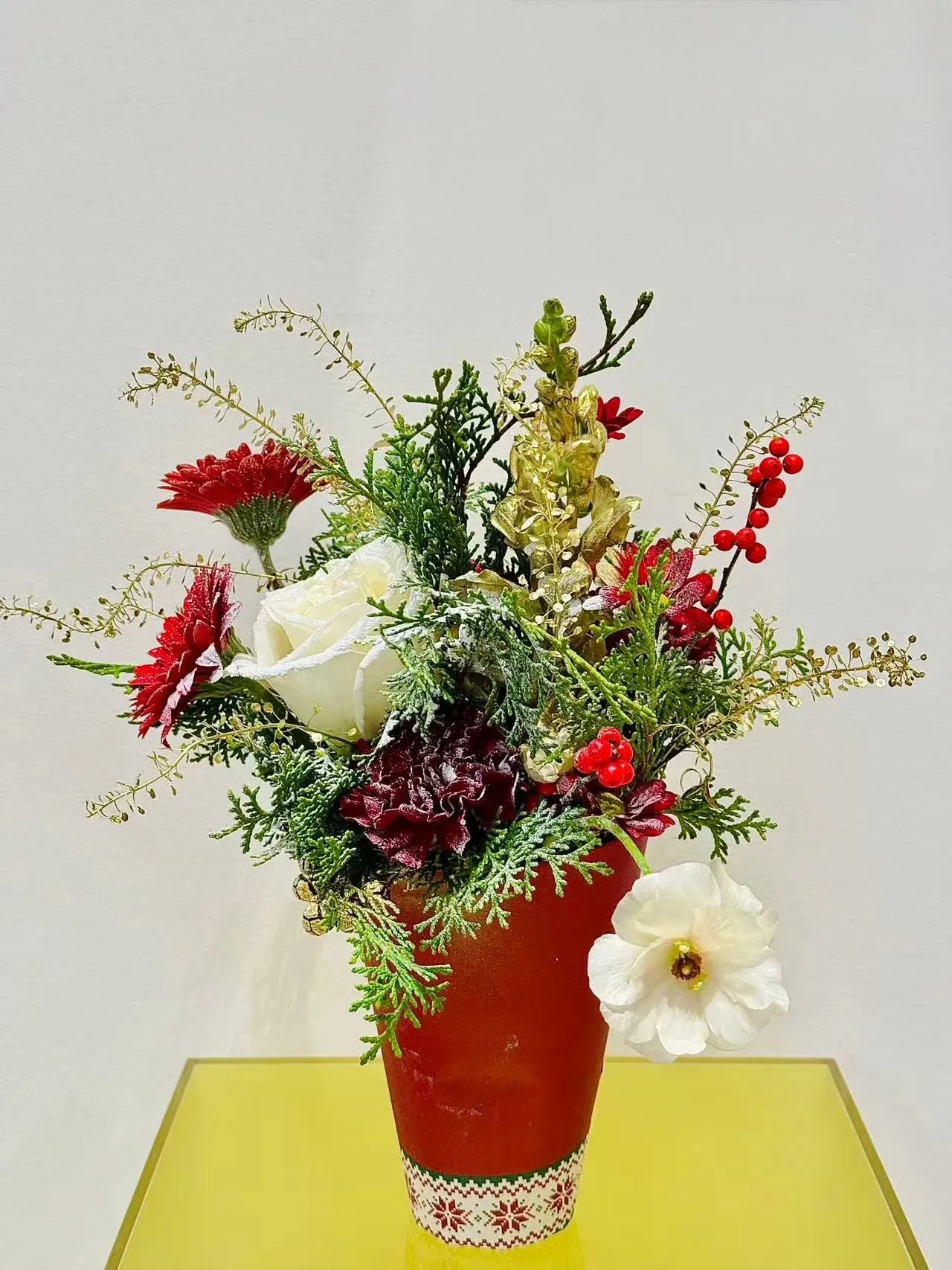 Holiday Table Flowers Subscription – Seasonal Centerpiece Delivered | Davinci Flower