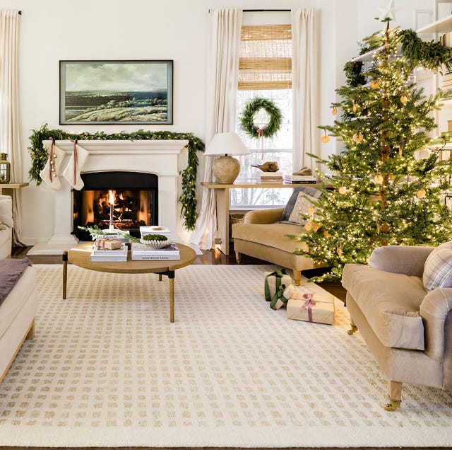 Home Best Christmas Ornaments 35+ Best Christmas Living Room Decor Ideas  Holiday Decorating