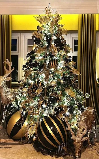 How the super rich decorate for Christmas