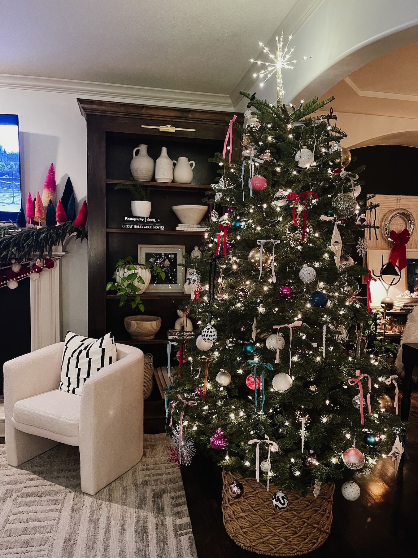 How to Add Velvet Ribbon Bows to a Christmas Tree - Life Love Larson