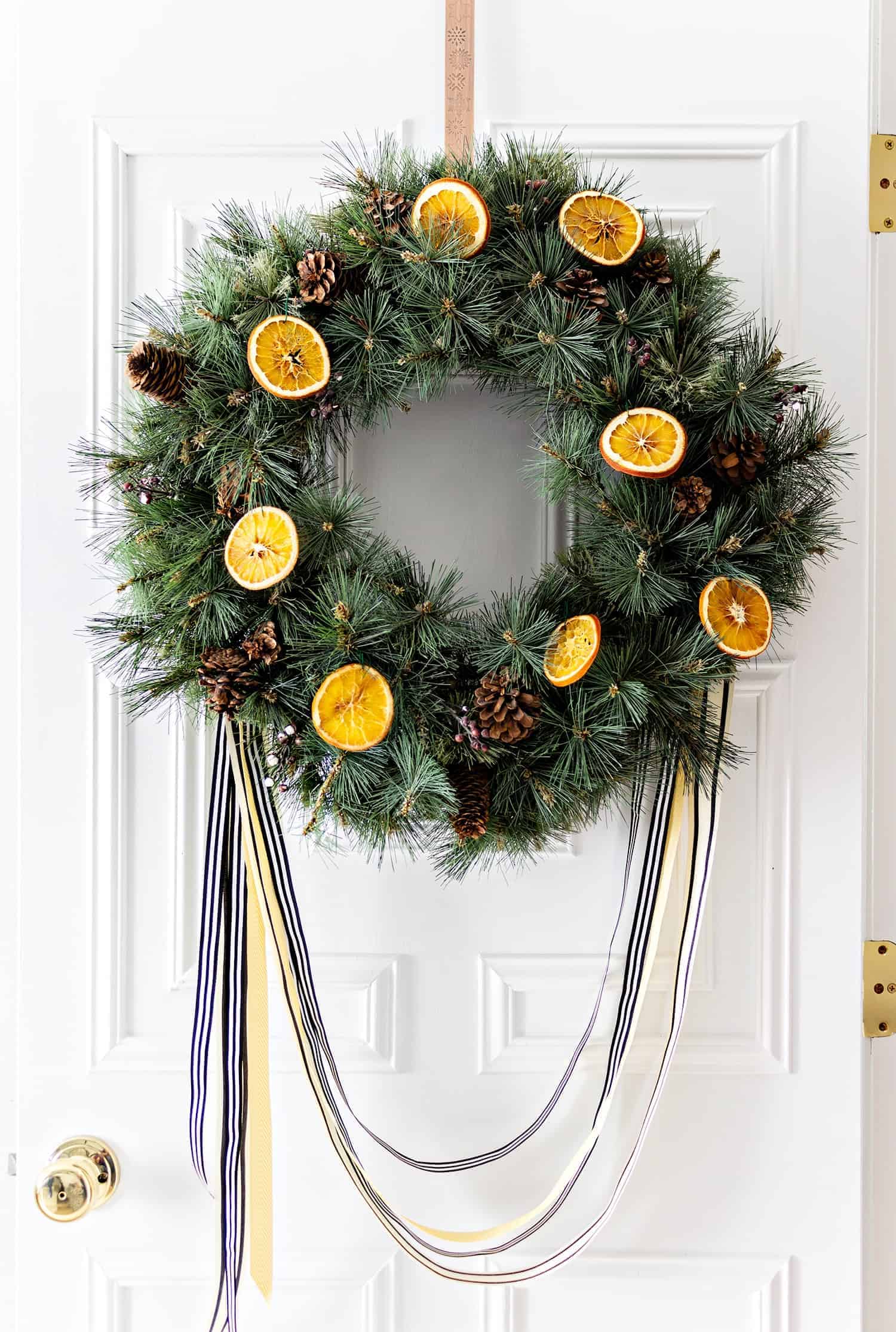 HOW TO BAKE ORANGE SLICES FOR HOLIDAY DECORATING