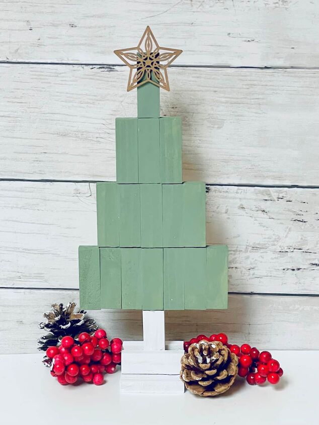 How to Build a Charming Tumbling Tower Blocks Christmas Tree | Hometalk