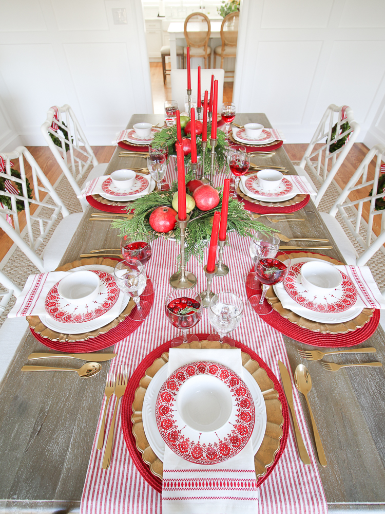 How to Create a Traditional Christmas Tablescape - Stefana Silber