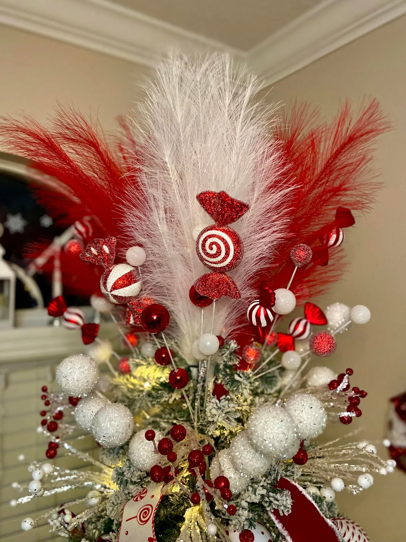 How to Create and Decorate the Perfect Tree Topper
