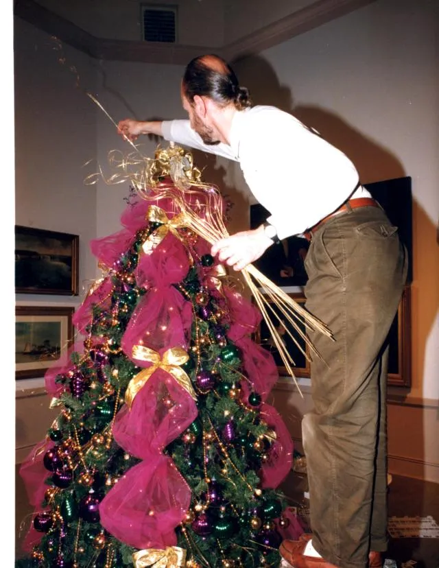 How to Decorate a Christmas Tree with Tulle – Fred Gonsowski Garden Home