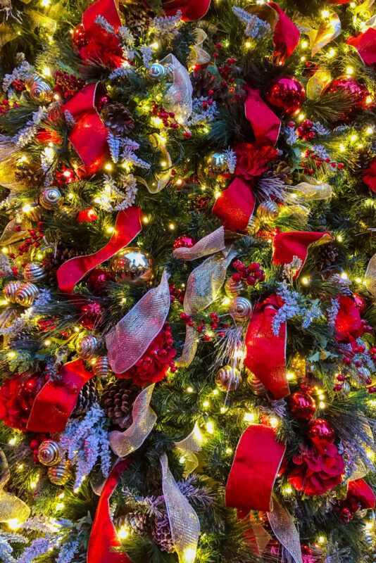 How to Decorate a Tree with Ribbon 3 Ways - flowerswithemily.com