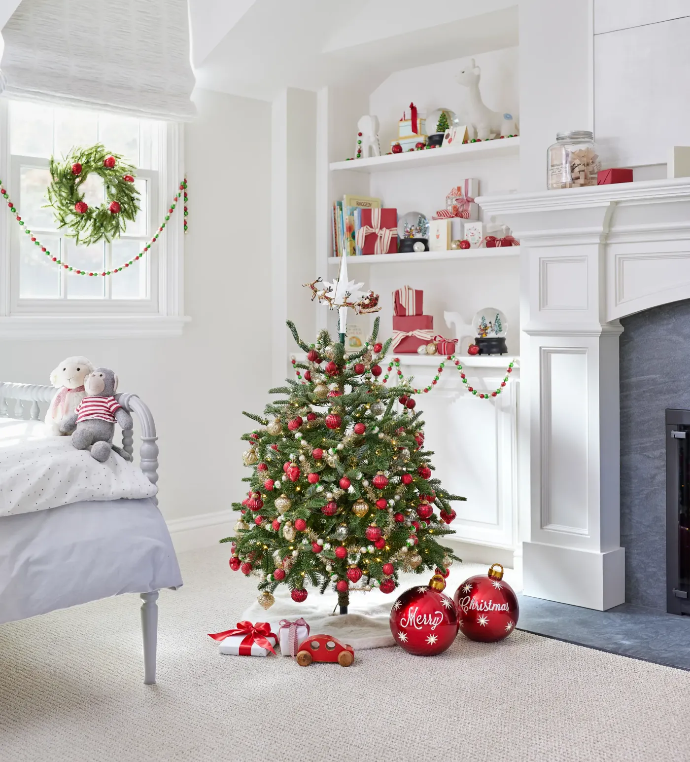 How to Decorate Small Christmas Trees | Balsam Hill Small Christmas 🎄