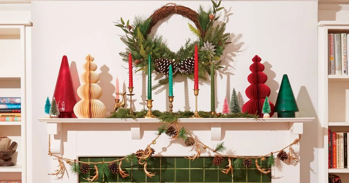 How To Decorate Your Mantel For The Holidays - Chatelaine