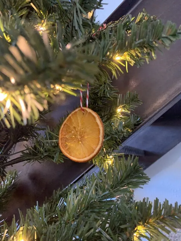 How to Keep Cats Out of Your Christmas Tree With Oranges | Hometalk