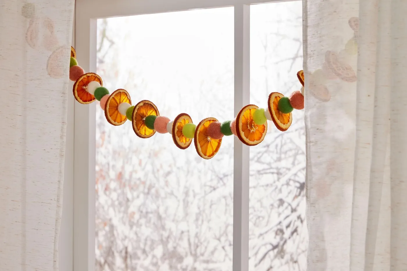 How to Make a Dried Orange Garland