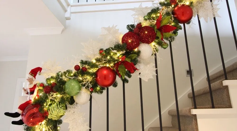 How to make a Staircase Garland - 2014 – My Christmas