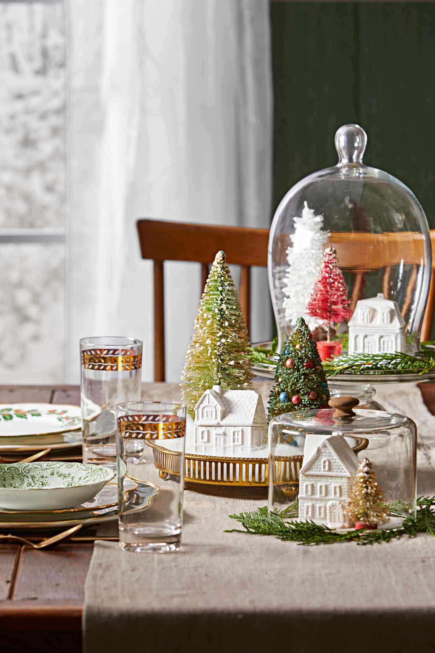 How to Mix-and-Match Collectible Christmas Plates for an Unforgettable Tablescape