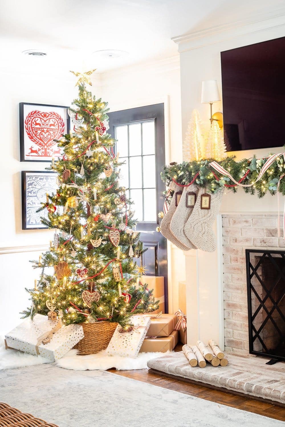 How to Mix Old Sentimental and New Decor & Our Swedish Christmas - Bless'er  House