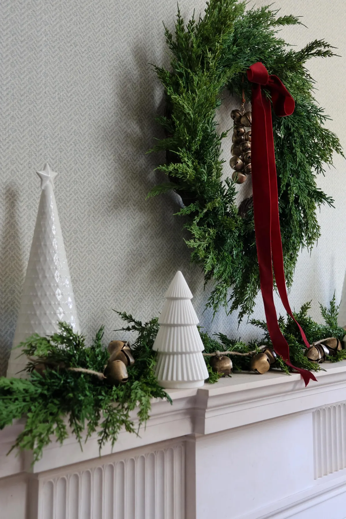 How to style a Christmas Mantel | Christmas Mantel Décor ideas – The  Suffolk Nest