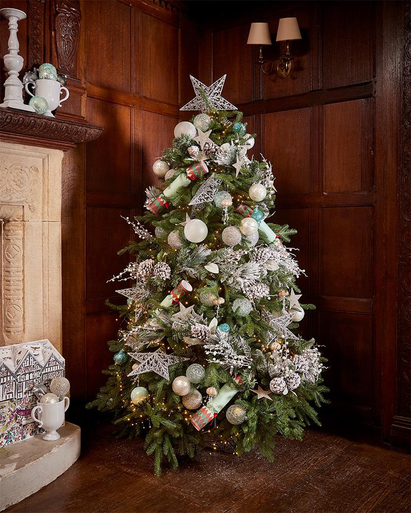 How to Style a Christmas Tree Like a Pro | Liberty