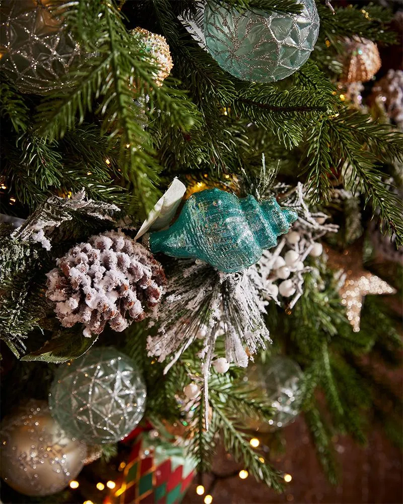 How to Style a Christmas Tree Like a Pro | Liberty