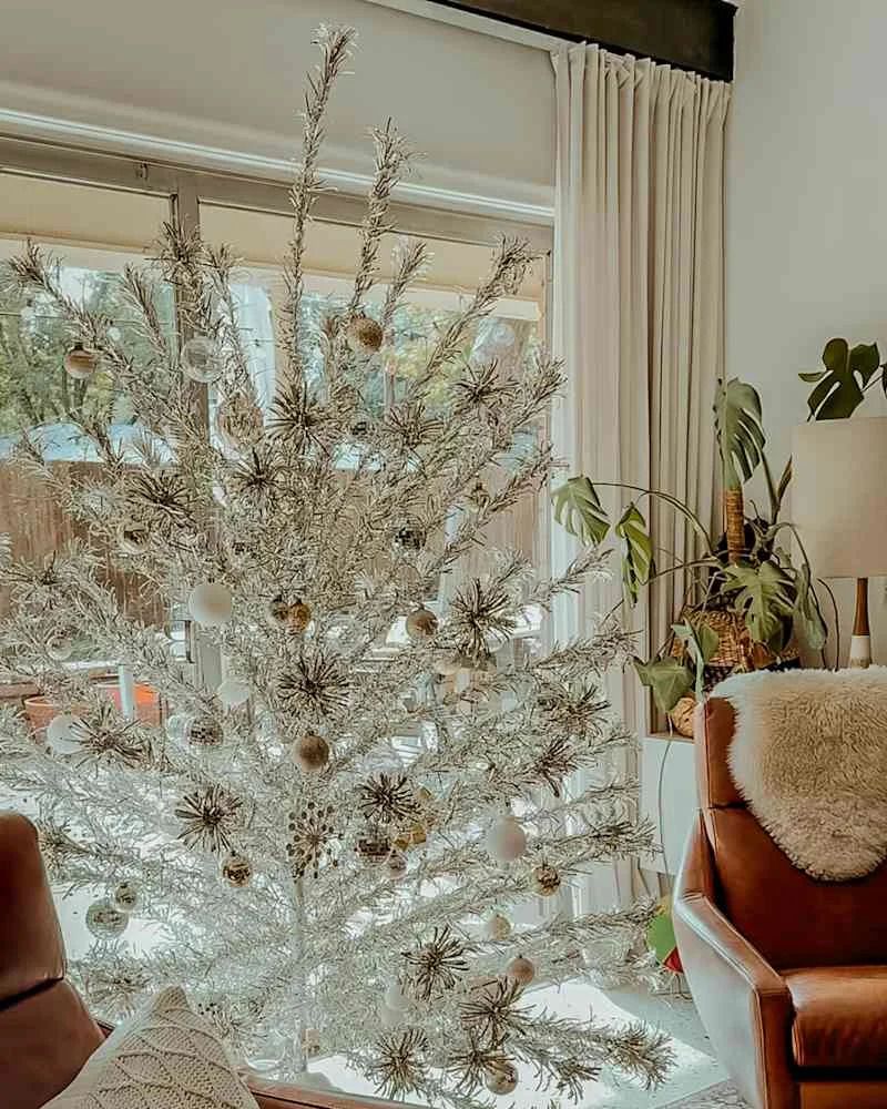 I'm Absolutely in Love with This MCM Home's Perfect Retro Holiday Vibes -  Yahoo Life UK