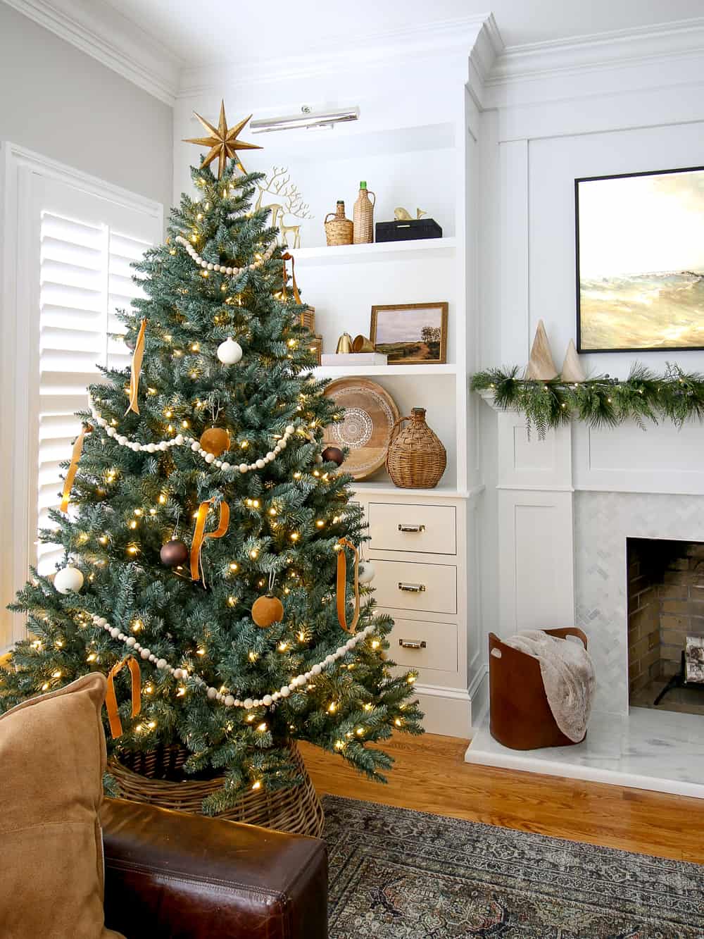 Is a Sparse Christmas Tree Right for You? - Stefana Silber