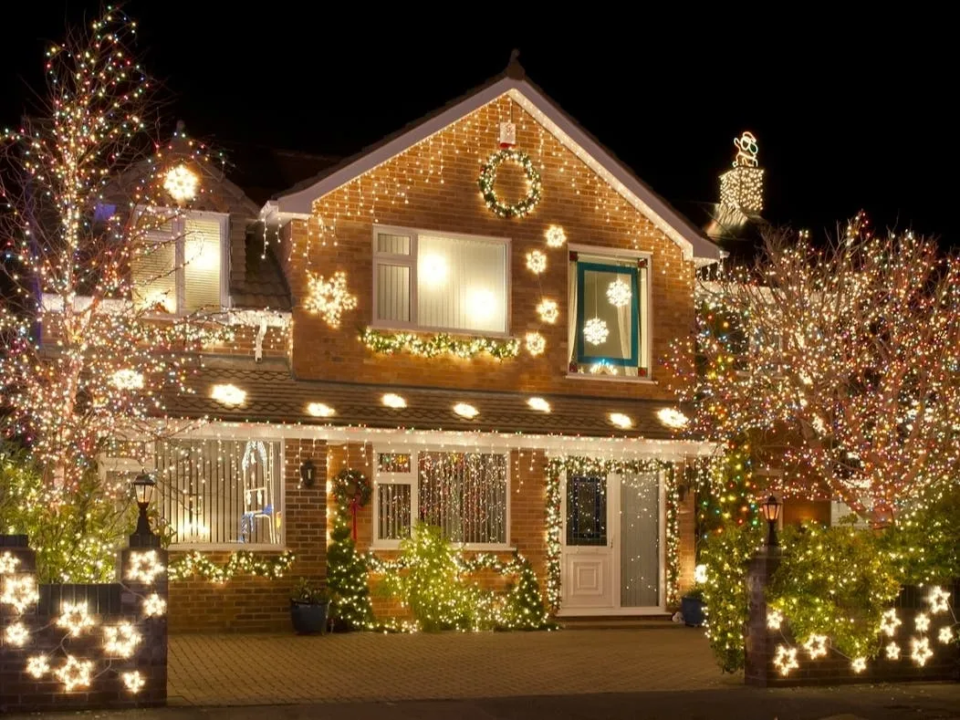 Let The Pros Handle Your Holiday Light Installation ​—​ And Save $50! |  Joliet, IL Patch