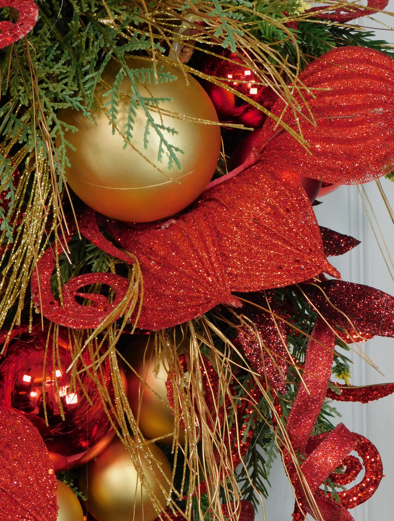 Luxurious Red & Gold Christmas Wreath – Glam Holiday Door Decor with G –  MilandDil Designs