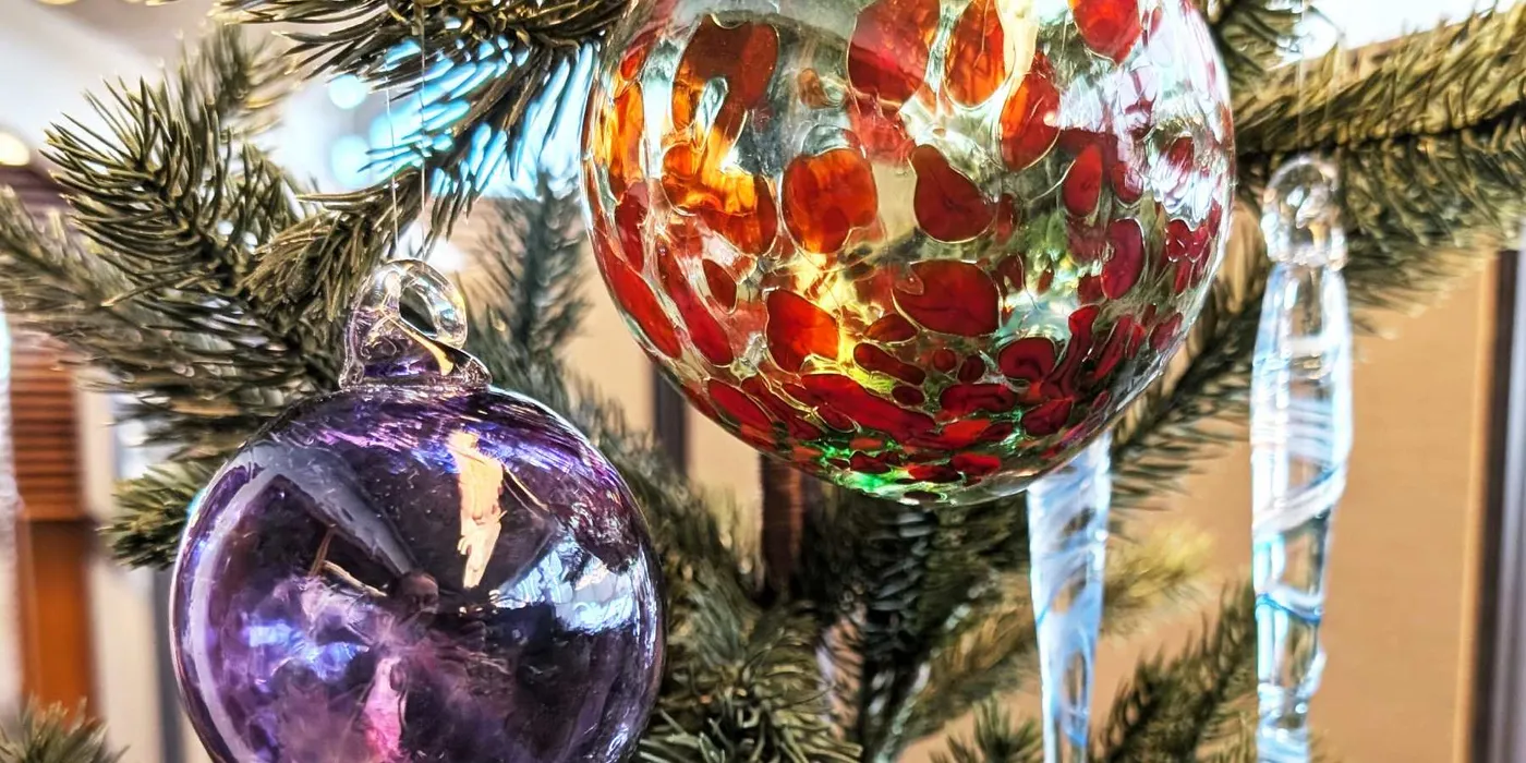 Make Your Own: Glass Holiday Ornament - Harbourfront Centre
