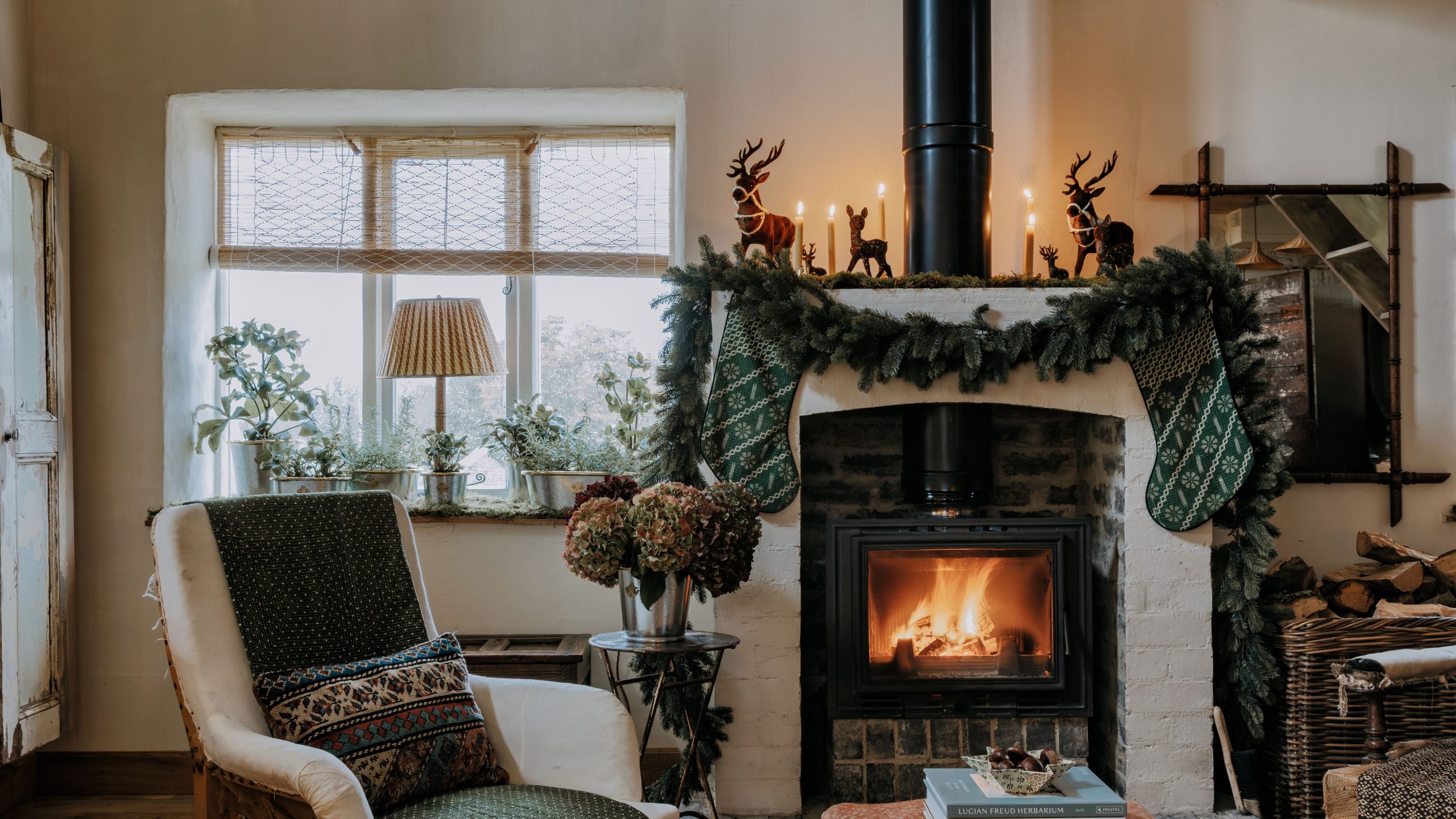 Minimalist Christmas decorating ideas for an elegant, pared-back festive  season | House & Garden
