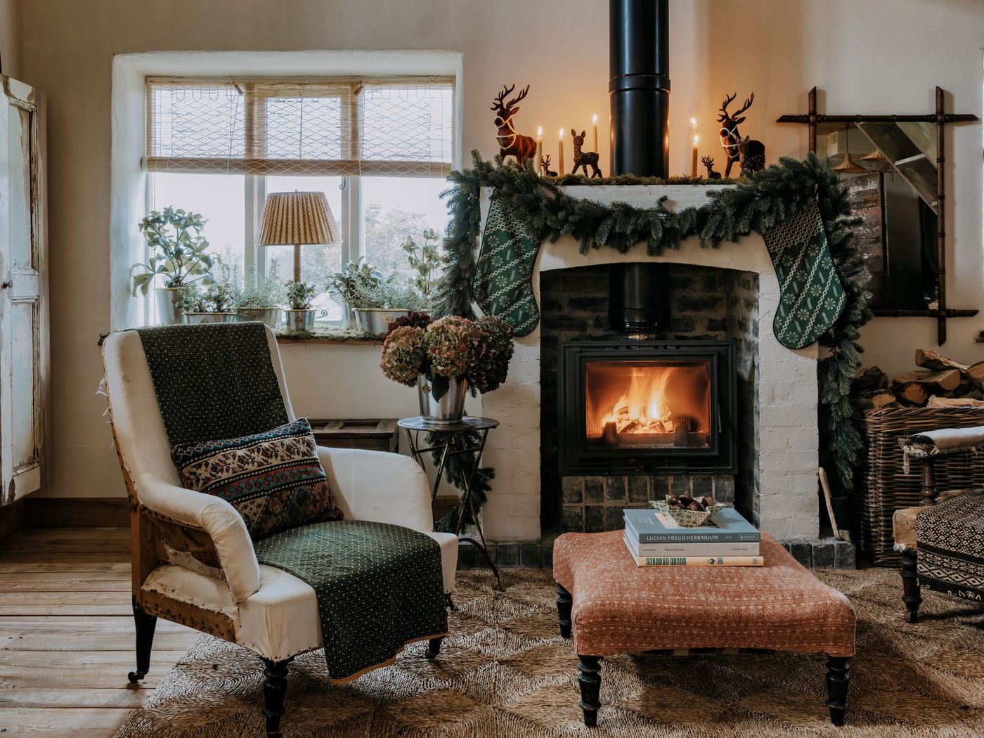 Minimalist Christmas decorating ideas for an elegant, pared-back festive  season | House & Garden