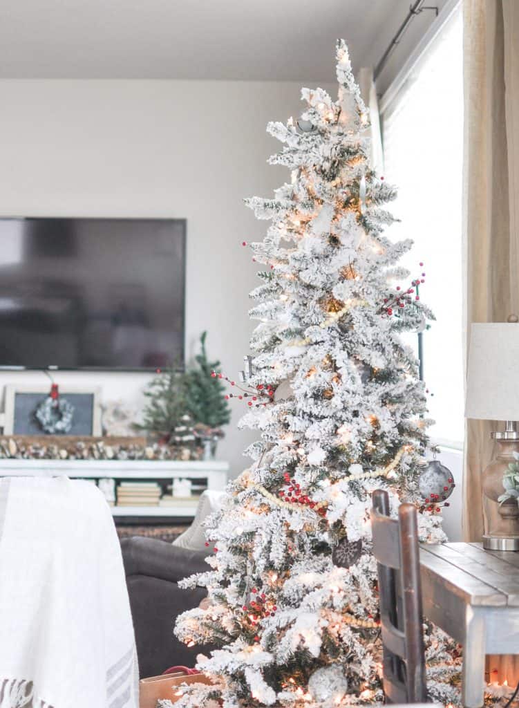 Modern Farmhouse Christmas Tree - The Crafty Blog Stalker