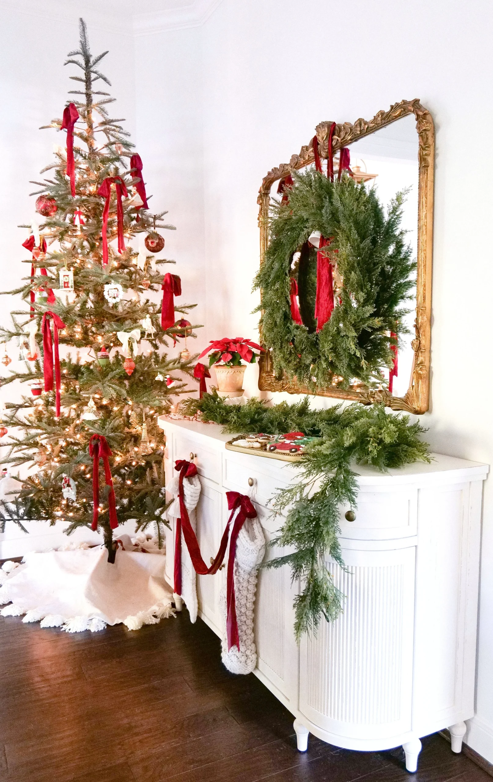 My Dining Room Decor For Christmas: How I Made My Dining Room Festive — Amanda Warren