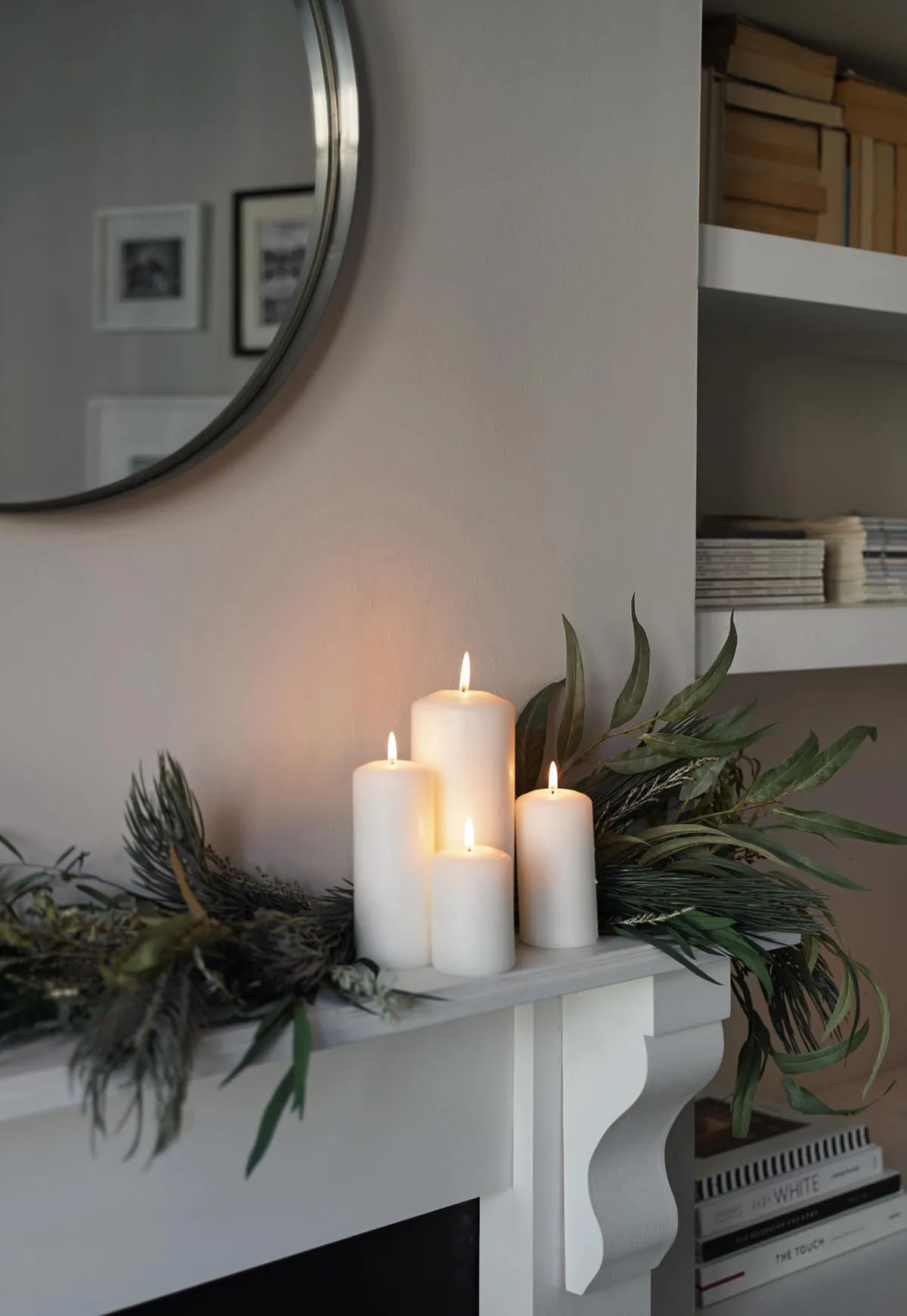 My minimalist Christmas decor - the first few touches |