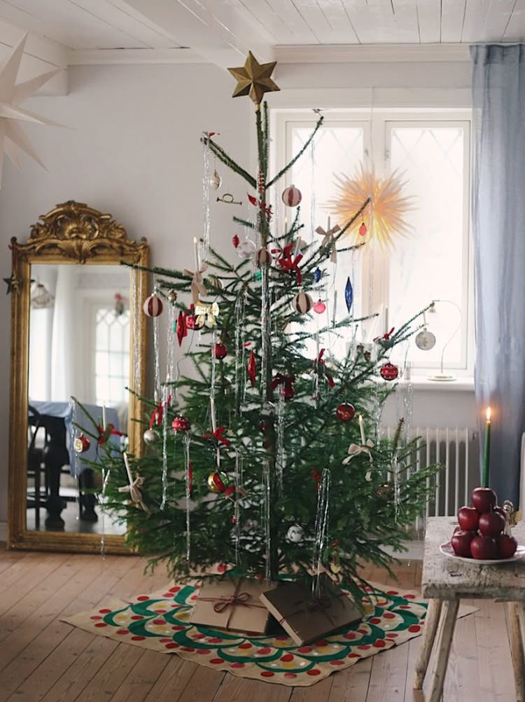 my scandinavian home: 5 beautifully, Minimalist Christmas Trees
