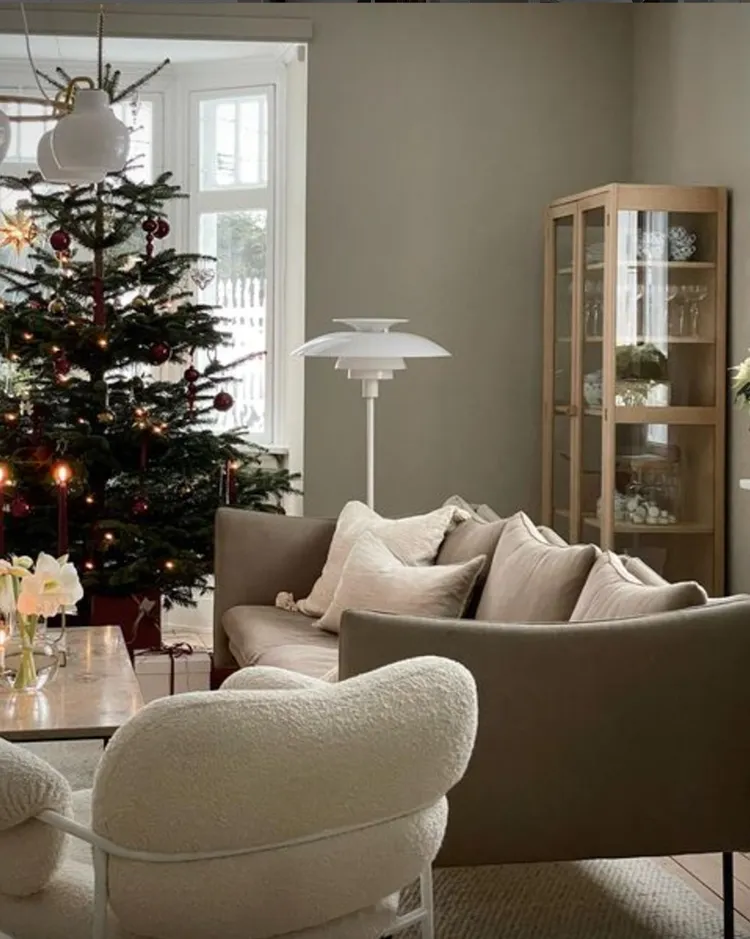 my scandinavian home: Nina's Elegant Norwegian Home with Timeless Festive Touches