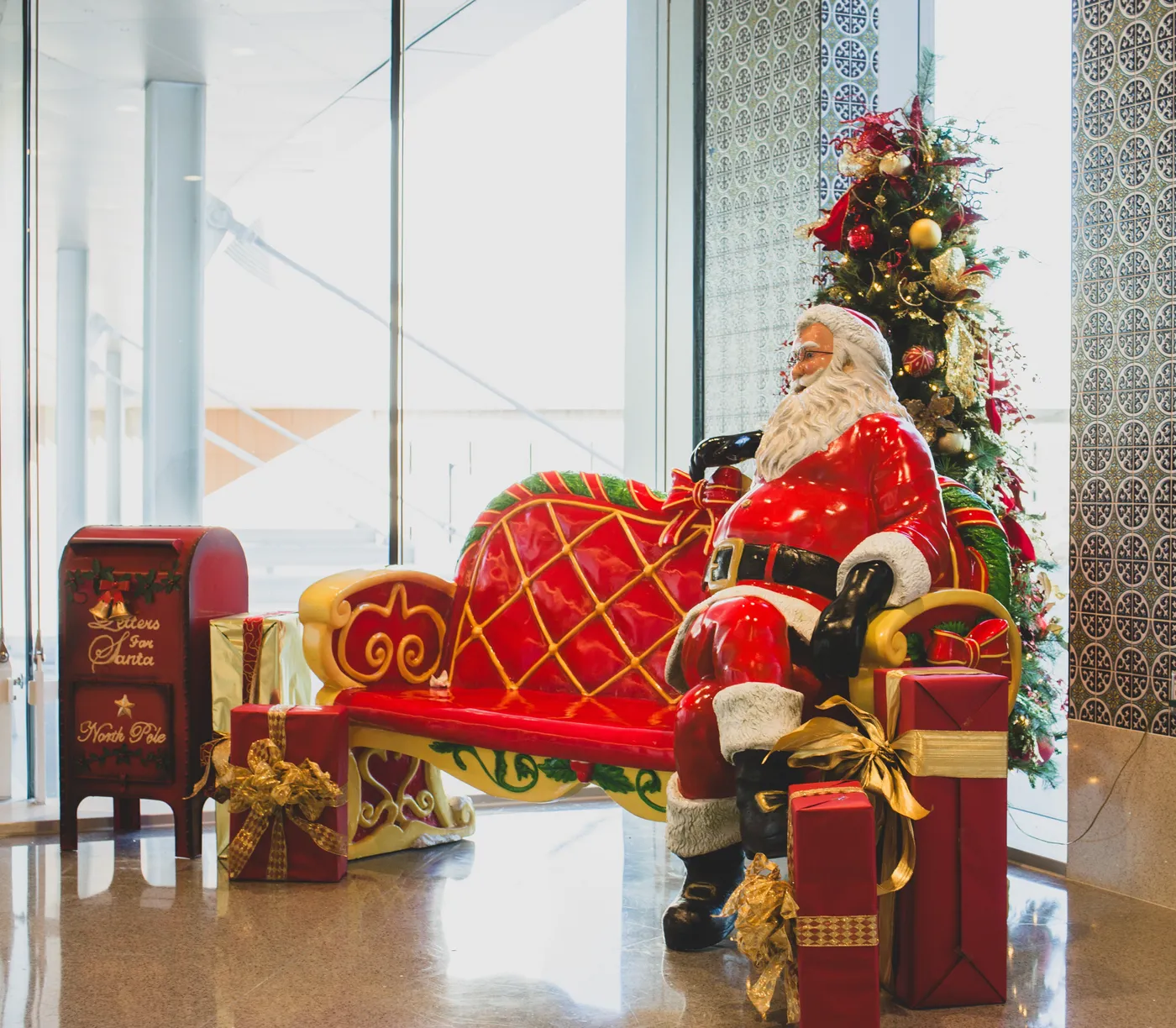 Office Holiday Decorating Ideas | Natura®