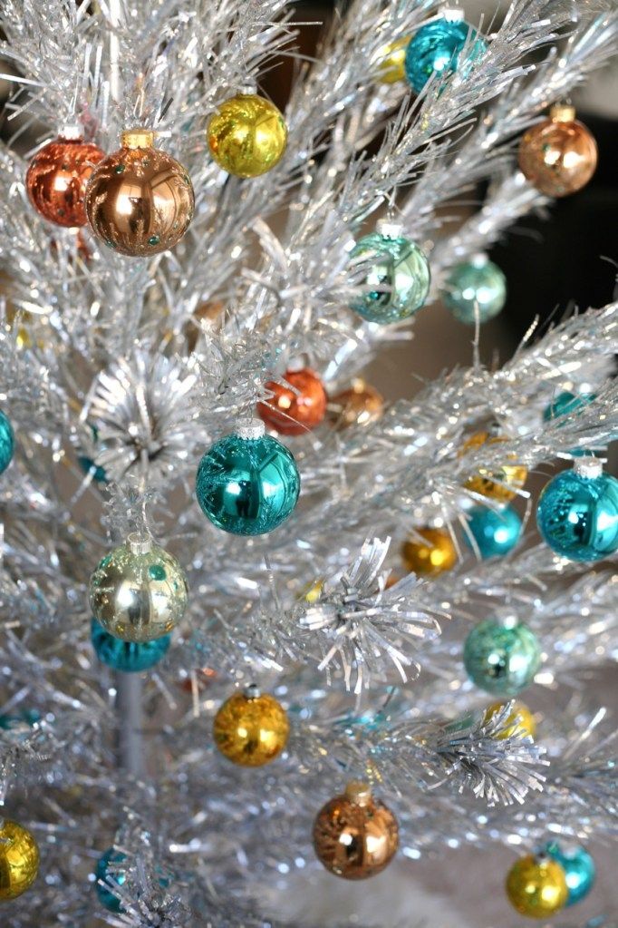 Oh Christmas Tree – SUBURBAN POP *