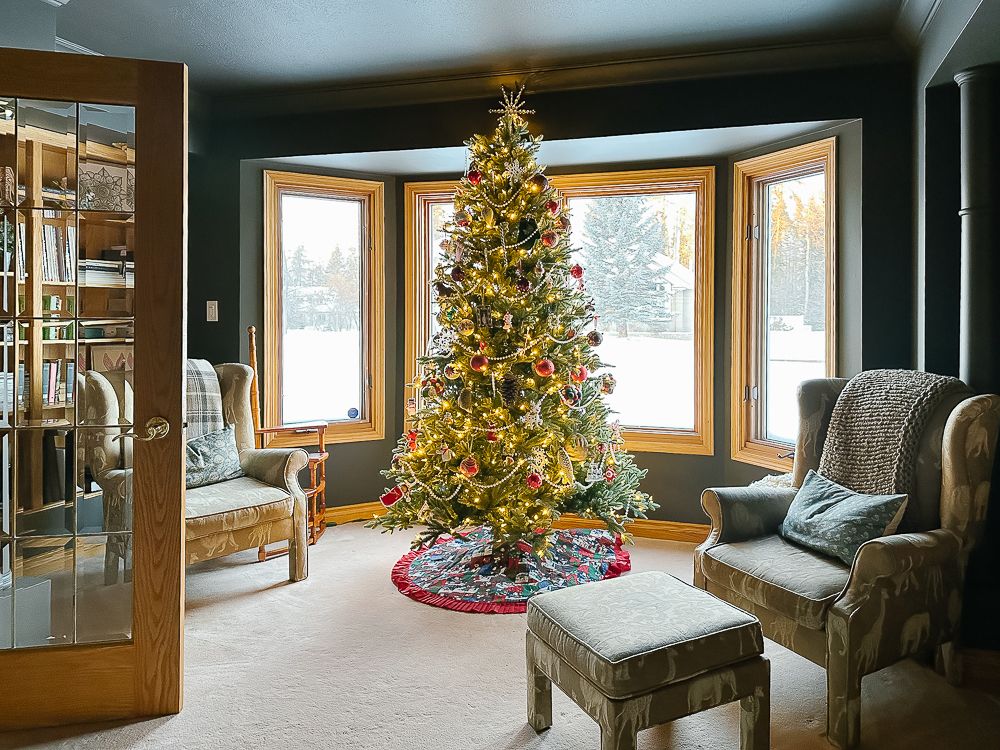 Our Favourite Pre-Lit Christmas Trees - Making it in the Mountains