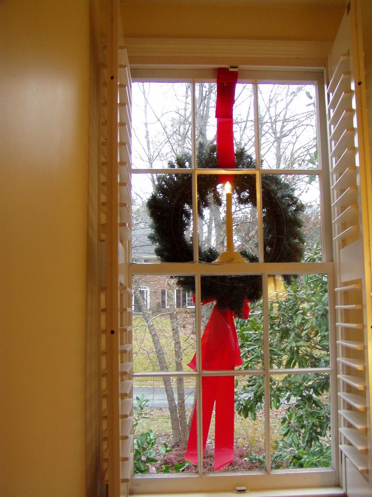 Outdoor Christmas Wreath Hanger How To Hang Wreaths On Exterior Windows For  Christmas – Between Naps On The Porch