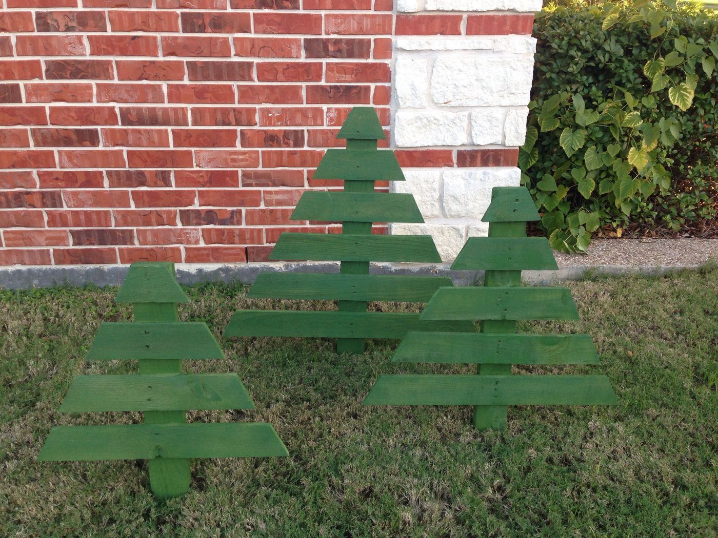 Pallet Christmas Trees : 9 Steps (with Pictures) - Instructables