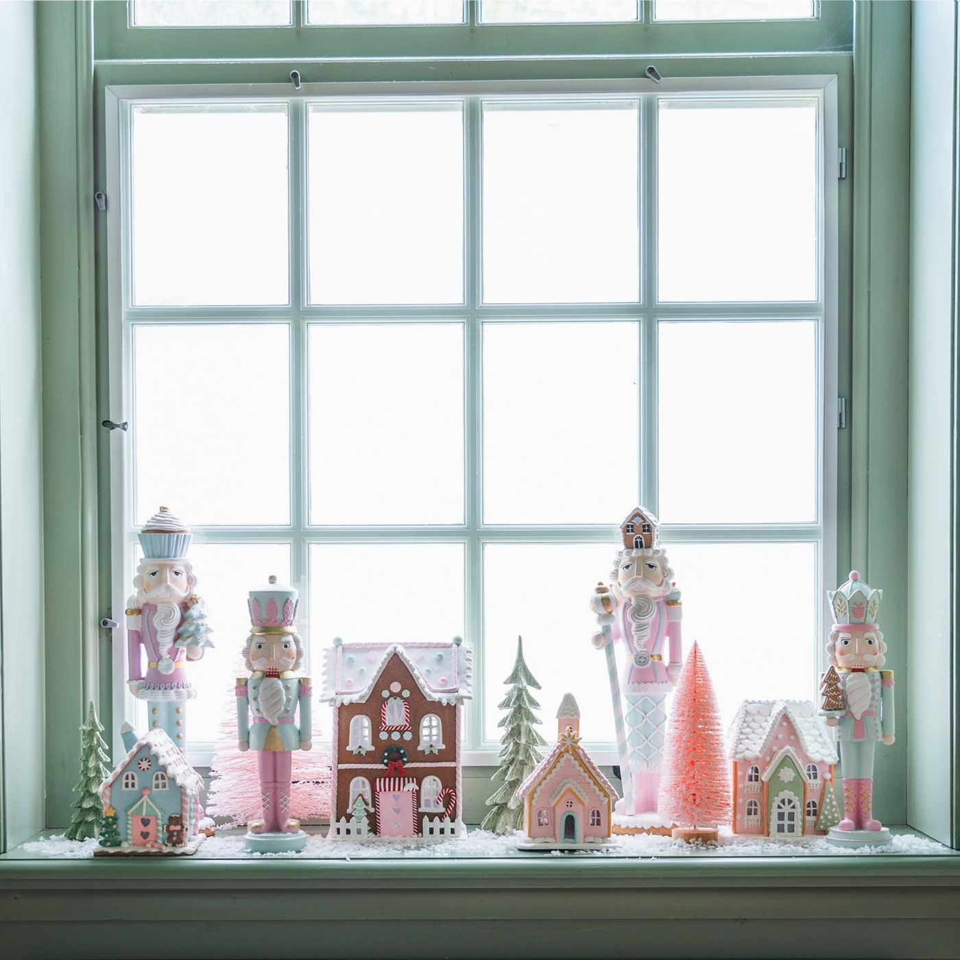 Pastel candy house 18x14x25 cm clay with LED for Christmas village