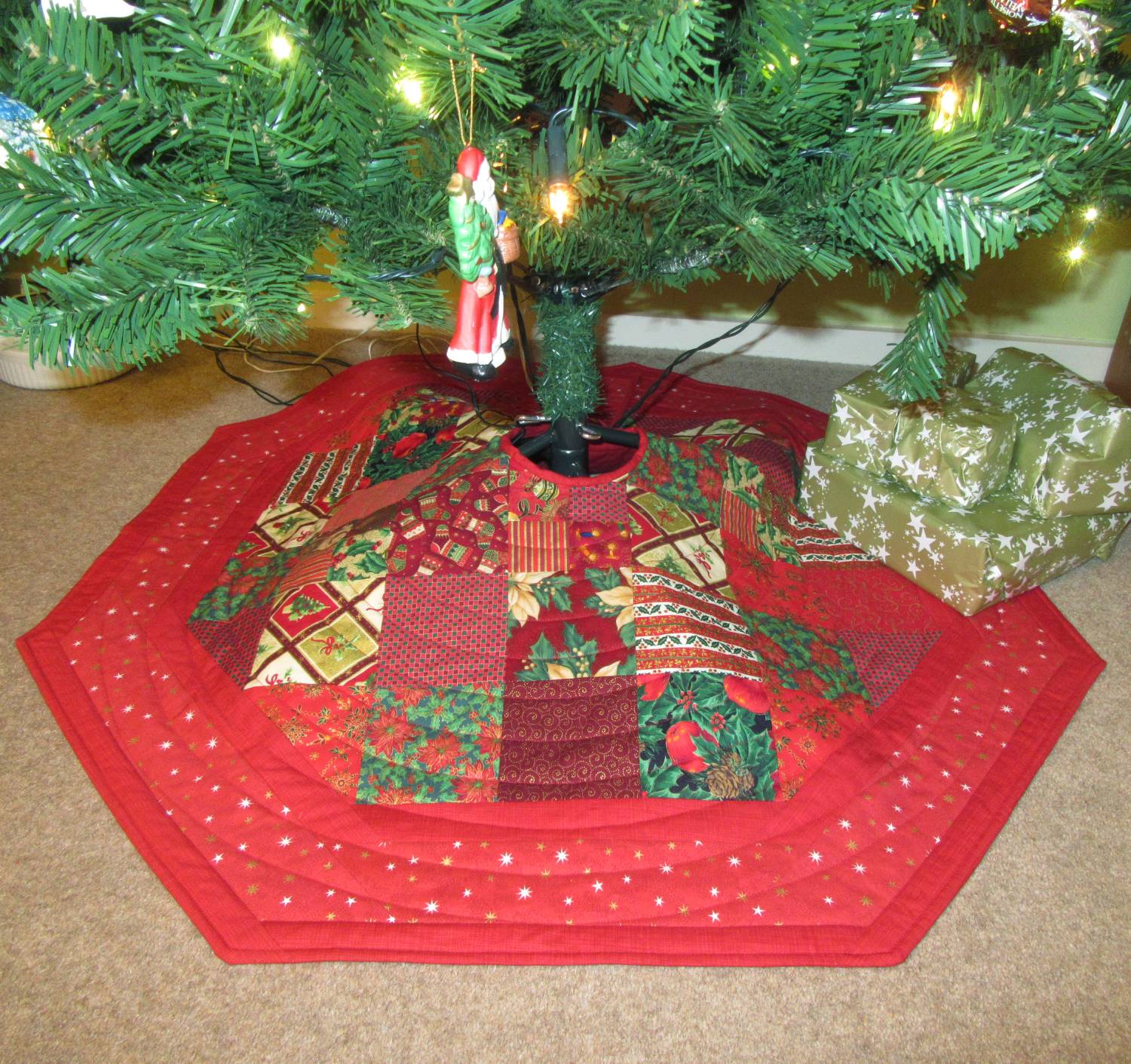 Patchwork Christmas Tree Skirt (take 2) - New Every Morning Patchwork and  Quilting