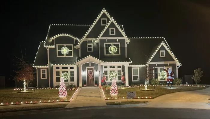 Permanent Christmas Lights vs Traditional Lights - What's the Difference!