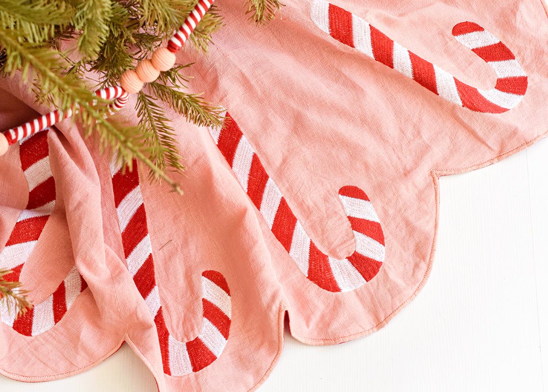 Provence Candy Cane Scallop Tree Skirt