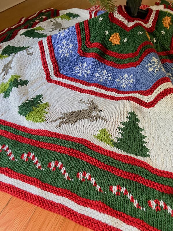 Reindeer Games Tree Skirt Knitting Pattern – Knitting