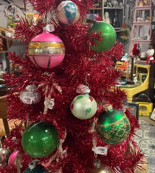 Retro Christmas Decorations | America's Antique Mall