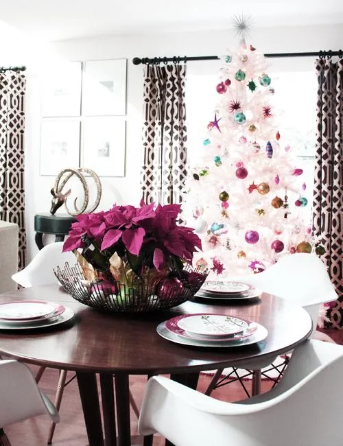 Romantic Table Decorations and Centerpieces, Pink Accents on Modern Holiday  Tables