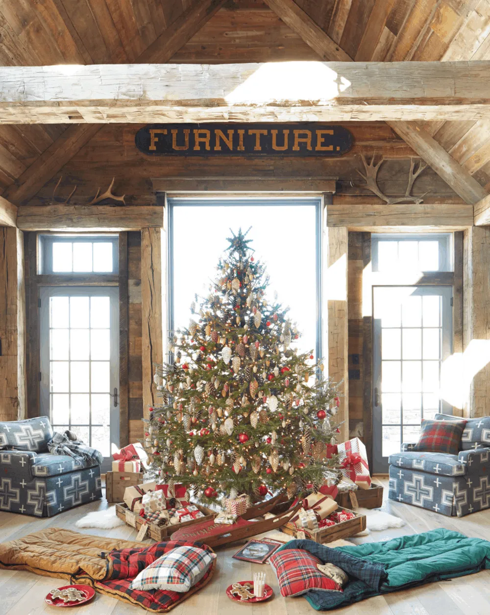 rustic-cabin-christmas-tree-countryliving | Mountain Modern Life