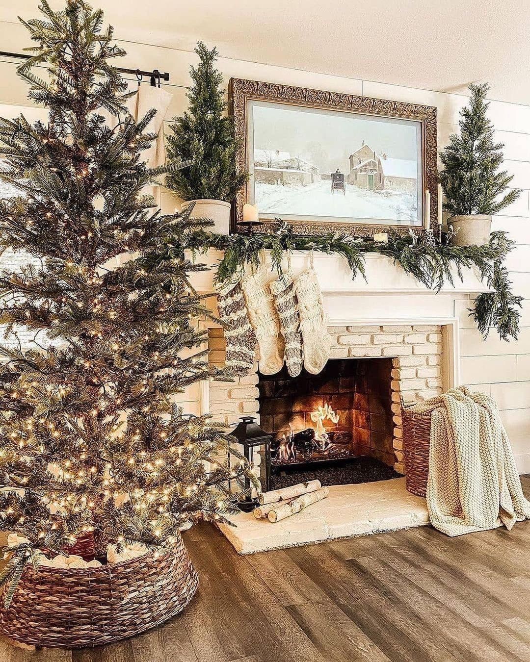Rustic Christmas Decorations Gathered from Instagram