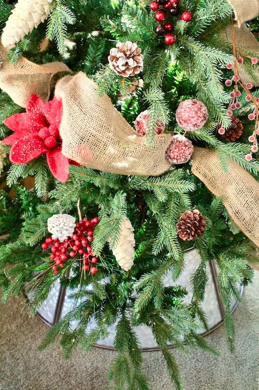 Rustic Winter Woodland Christmas Tree Ideas | RED WINE DRAGONS
